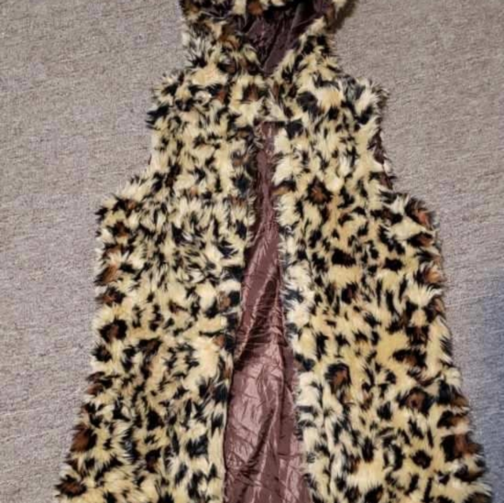Fur Leopard print vest